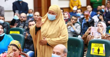 قصص كفاح الأم المثالية.. الأولى تعمل فى "المعمار" والثانية تبرعت لزوجها بكليتها