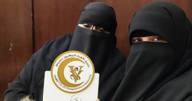 الست الصابرة أم مثالية.. "نادية" توفى لها 4 أطفال وزوجها وربت طبيبة بيطرية وحصلت على الأم المثالية.. "هبة" ترشح والدتها لنيل الجائزة.. وتؤكد: ربتنى ودعمتنى بعد وفاة أشقائى الأربعة حتى أكملت دراساتى العليا.. صور