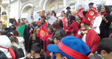تونس تواصل محو آثار العشرية الإخوانية السوداء.. المواطنون يفوضون قيس سعيد للاستمرار فى قرارات الخلاص من الإخوان.. إعلامى: النهضة وزعت أموالا لسفك الدماء وخلق مظلومية جديدة.. وحركة الشعب التونسى: ندعم الرئيس