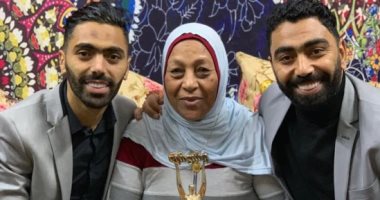 ست الحبايب بطلة فيلم الصعود للمجد فى حياة نجوم الكرة المصرية.. والدة محمد الشناوى "وش السعد".. حسين الشحات وقصة كفاح لا تنسى.. أم كهربا تتخلى عن تشجيع الزمالك من أجل عيون الفولت.. ورحلة صمود فى حياة عماد متعب 