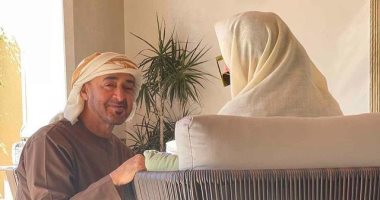 ولى عهد أبو ظبى يحتفل بعيد الأم بصورة مع والدته: نبع الرحمة والعطاء