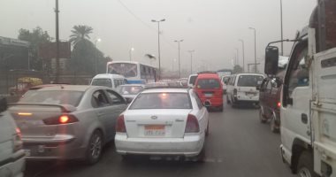 النشرة المرورية.. كثافات مرتفعة بمحاور القاهرة والجيزة