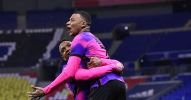 باريس سان جيرمان يتصدر الدوري الفرنسي برباعية ضد ليون.. فيديو