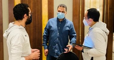 شاهد.. البدرى ولاعبو المنتخب يخضعون لمسحة كورونا قبل انطلاق المعسكر