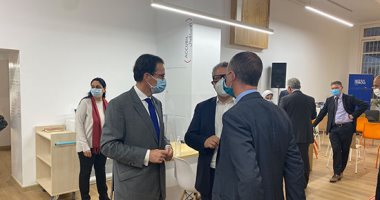 سفير فرنسا يفتتح مكتبة المعهد الفرنسى بالقاهرة بعد إغلاقها لمدة عامين