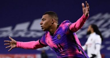 مبابي يحتفل بهدفه الـ 100 في الدوري الفرنسي وانتزاع سان جيرمان الصدارة
