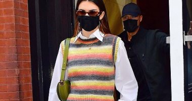 كيندال جينر فى شوارع نيويورك بسترة بألوان مميزة.. اعرف كم تكلفت
