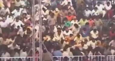 شاهد.. لحظة سقوط كارثي لمدرج فى الهند خلال مباراة كابادي 