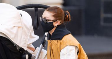 جى جى حديد تستمتع بوقتها فى نيويورك بصحبة ابنتها وصديقتها ليا مكارثى