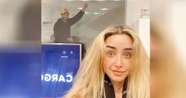 "الحب في زمن كورونا".. أحمد فهمى يطمئن على هنا الزاهد بعد إصابتها بالفيروس 
