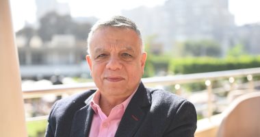 الأهلى يقرر التجديد للمدير المالى عماد حلمى بعد بلوغه سن المعاش