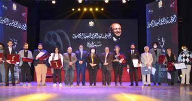 خالد النبوى ومنى هلا يحصدان جوائز الأفضل وتكريم لطفى لبيب فى ختام القومى للسينما