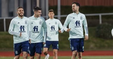 أول مران لمنتخب إسبانيا واستقبال بطريقة خاصة للموهبة بيدري.. فيديو وصور