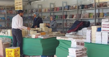 90 دار عرض وآلاف الكتب.. استعدادات مكثفة لتاسع دورات معرض الإسكندرية للكتاب