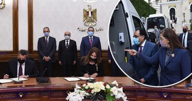 رئيس الوزراء يشهد توقيع بروتوكول تعاون لتدبير وتشغيل مراكز تكنولوجية متنقلة لتقديم خدمات المحليات.. ويتفقد إحدى السيارات المجهزة كنموذج.. ويؤكد: تكليفات من الرئيس بتطوير الخدمات الحكومية المقدمة للمواطنين