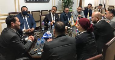 تنسيقية الأحزاب تلتقى شباب "التجمع" بالبدرشين لتنظيم ماراثون دراجات ضد المخدرات 