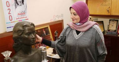 حكاية تمثال مديحة يسرى اللى بيمشى ويتكلم " صور وفيديو"