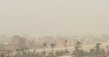 العاصفة الترابية تغطى سماء سيناء وتحجب الرؤية.. صور