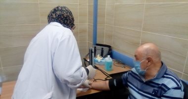بدء تطعيم كبار السن بالجرعة الثانية من لقاح كورونا بالسويس.. صور