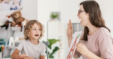 3 توصيات من الأطباء لعلاج مشكلة تأخر الكلام عند الأطفال