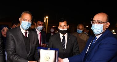 وزير الرياضة ومحافظ القليوبية يفتتحان عددا من المنشآت الشبابية والرياضية بنادى العبور