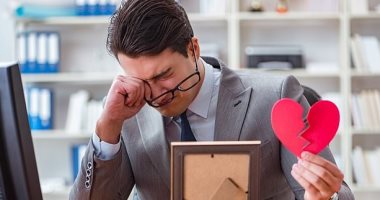 دراسة: الضغط النفسي الناتج عن الانفصال يصيب بمتلازمة القلب المكسور