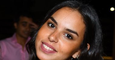 برة الملعب.. دينا الجالولى بطلة السباحة: بحب نيللى كريم ونفسى اشتغل فى السياسة