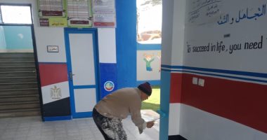 دهان وتجميل مدرسة بكفر الدوار في البحيرة بالجهود الذاتية.. صور