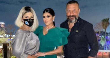 ماجد المصرى يرقص ويغنى مع زوجته خلال الاحتفال بعيد ميلاده.. فيديو وصور