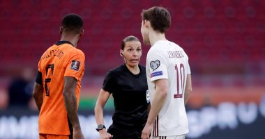 الفرنسية ستيفاني أول حكمة تدير مباراة فى تاريخ تصفيات كأس العالم