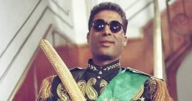 7 صور نادرة للفنان أحمد زكى فى ذكرى رحيله الـ16.. اعرف حكايتهم ايه
