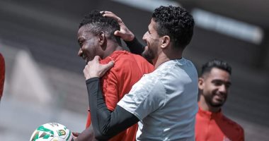 روقان بانون.. حماس الحاوى.. عودة متولى وظهور أيمن أشرف فى مران الأهلي.. صور