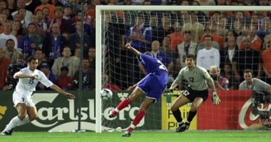 جول مورنينج.. تريزيجيه يقضى على إيطاليا بالهدف الذهبي وفرنسا تتوج بيورو 2000