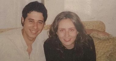 أحمد السعدنى يستعيد ذكرياته مع طليقته الراحلة بصورة.. ويعلق: سأحبك كل يوم كفريضة