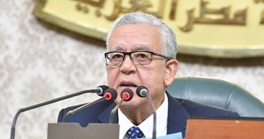 مجلس النواب يقف دقيقة حداد على أرواح ضحايا قطارى سوهاج.. حفنى جبالى: المجلس سوف يقوم بدوره الرقابى عقب إعلان نتائج التحقيقات.. وبرلمانيون يطالبون بمحاسبة المسئول عن الحادث.. ومطالب بتشكيل لجنة تقصى حقائق
