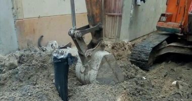 هبوط أرضى فى إدكو بالبحيرة.. والتدخل السريع ينهى أعمال الصيانة.. صور