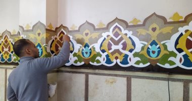 أشقاء فى الخير.. 3 شباب من الغربية يطلقون مبادرة لتزيين المساجد قبل رمضان.. صور وفيديو