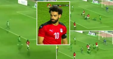 موقع إنجليزي يشبّه محمد صلاح بـ ميسي بعد مراوغة 4 لاعبين بجزر القمر.. فيديو