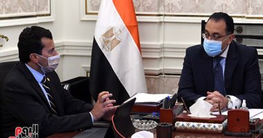 رئيس الوزراء يتابع مع وزير الشباب والرياضة ملفات عمل الوزارة