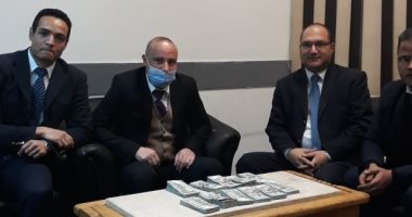 جمارك مطار القاهرة الدولى تضبط تهريب كمية من النقد الأجنبى       