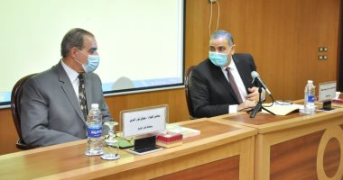 رئيس جامعة كفر الشيخ: الالتزام بتطبيق نظام التعليم الهجين وتقليل أعداد الطلاب