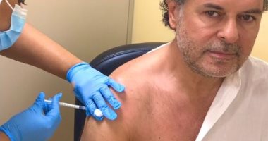 راغب علامة يعلن تلقيه لقاح كورونا فى الإمارات