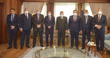 وفد برلمانى يلتقى رئيس قناة السويس ويشيد بجهود الهيئة فى أزمة السفينة الجانحة