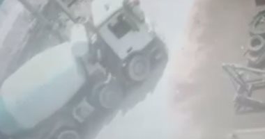 فيديو للحظة اصطدام سيارة بقطار مطروح غرب الإسكندرية