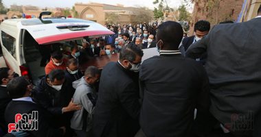 تشييع جثمان "كمال الجنزورى" لمثواه الأخير بمقابر مصر الجديدة.. صور