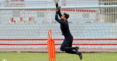 تدريبات خاصة لحراس الزمالك قبل مواقعة مولودية الجزائر في ابطال افريقيا.. صور