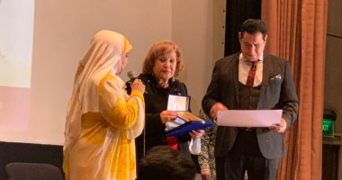مديحة حمدى تكرم الفنانات وسيدات المجتمع وأسر الشهداء بحفل "المرأة المصرية" 