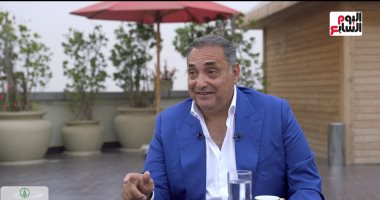 منصور عامر: كنت ملتزما فى المدرسة وزوغت مرة وجبت فى الثانوية العامة 82%