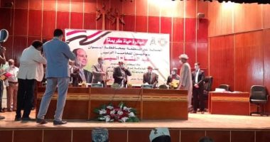 وزير القوى العاملة عن عمال قناة السويس: "المصرى يصنع الإعجاز".. فيديو