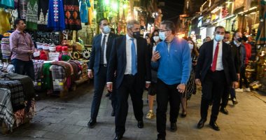 الأمين العام لمنظمة السياحة العالمية يصل مصر لحضور موكب المومياوات.. صور